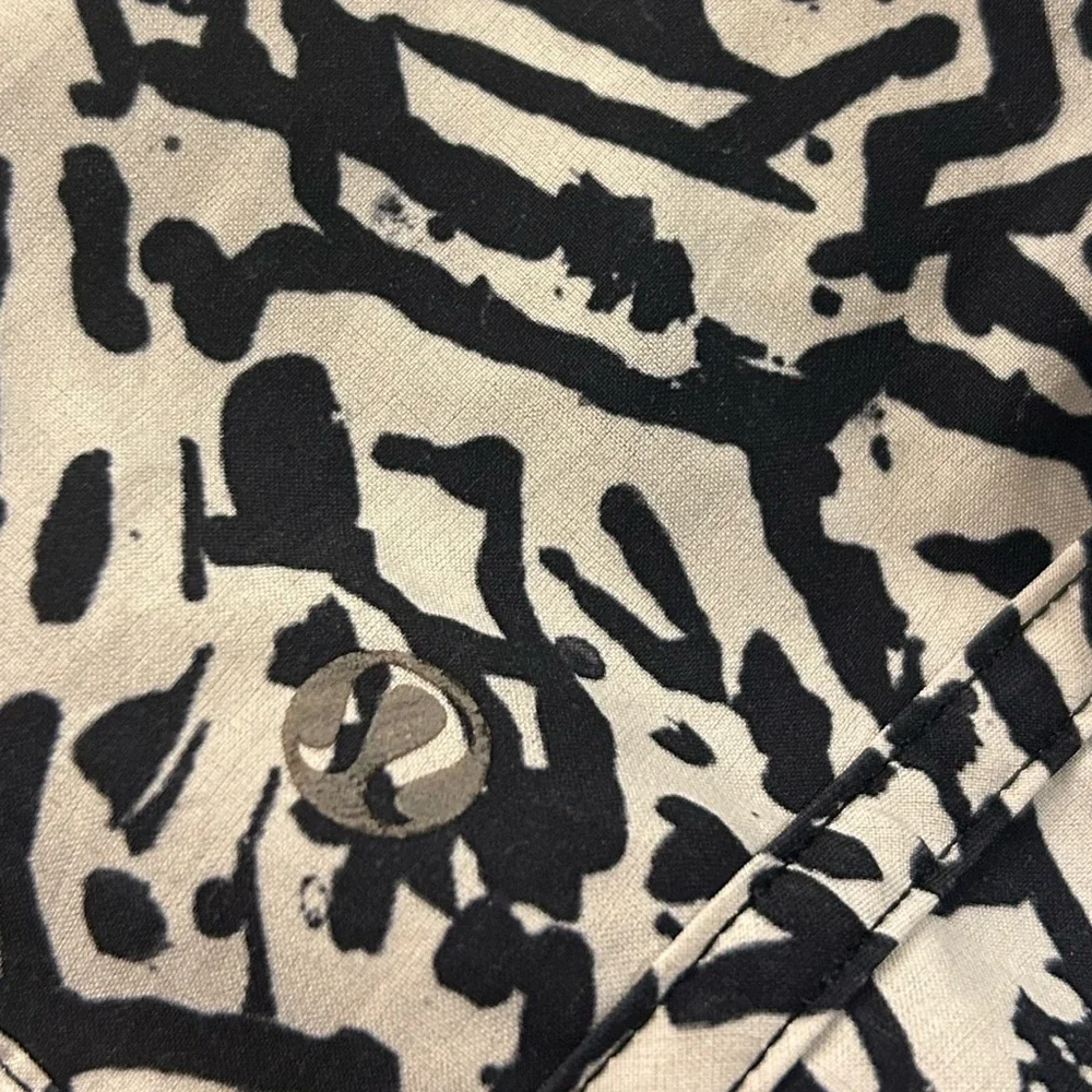 50%offw❤️ Lululemon Tracker Shorts III Brushed Animal Print Side Thigh Zip Pkt